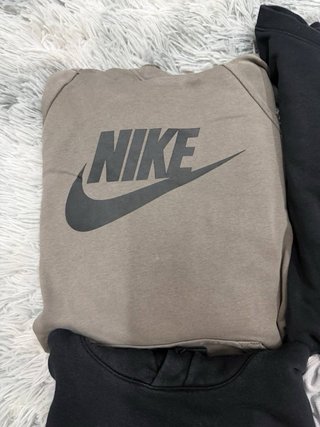 Lote para reventa de chaquetas premium de nike