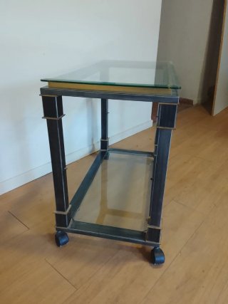 Mesa auxiliar con ruedas y cristal