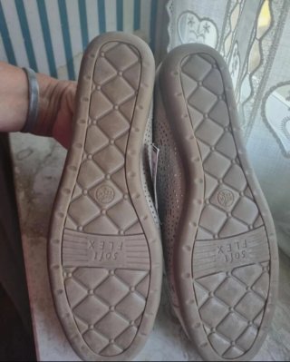 Ballerine in pelle scamosciata ghiaccio Jana