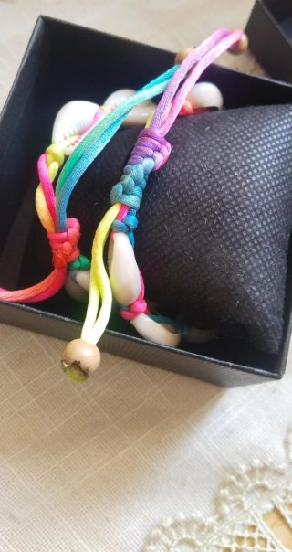 Lote de 2 pulseras de conchas ajustables