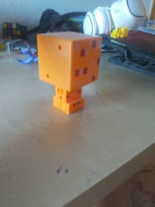 Figura Minecraft no oficial naranja