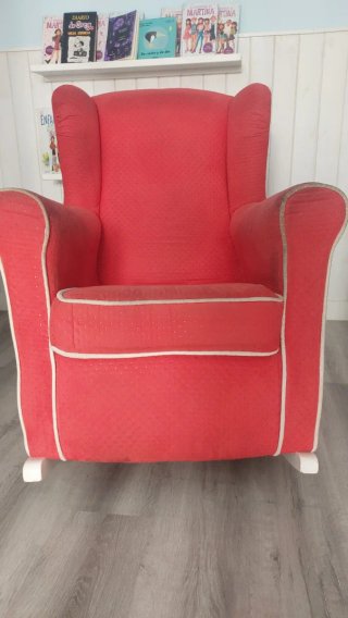 Mecedora/Sillón Lactancia Rojo + Funda Beige