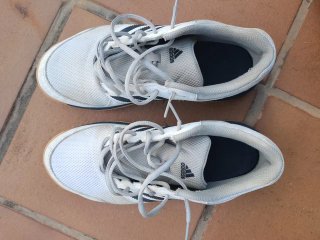 Zapatillas Adidas Bádminton Blancas y Azules