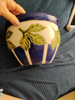 Maceta artesana con firma