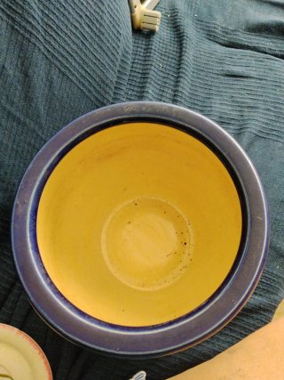 Maceta artesana con firma