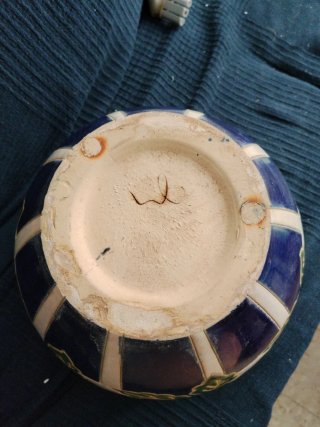 Maceta artesana con firma
