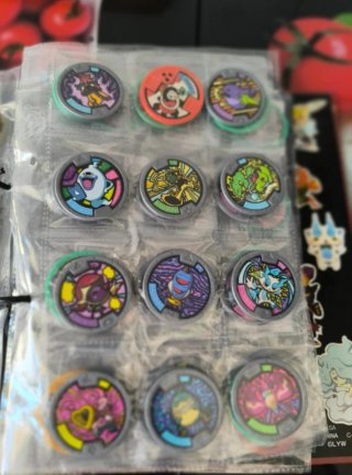 Yo-Kai Watch Juguetes, Álbum, medallas