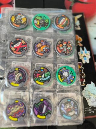 Yo-Kai Watch Juguetes, Álbum, medallas