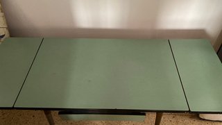 Mesa extensible con silla a juego