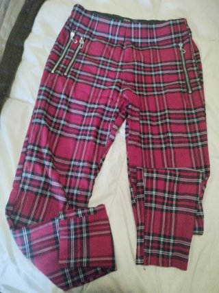 Pantalón Zara cuadros granates Talla S