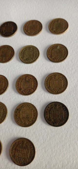 Lote de 24 monedas peseta Año 1966.