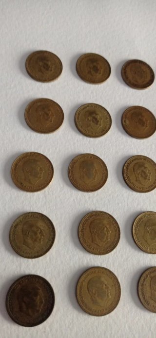 Lote de 24 monedas peseta Año 1966.