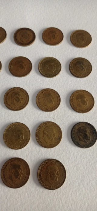Lote de 24 monedas peseta Año 1966.