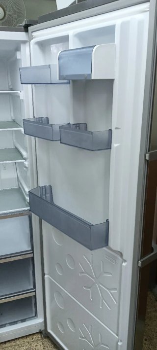 Nevera con  Congelador Infiniton no Frost 185X70cm