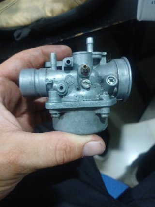 Carburadores y piezas de moto