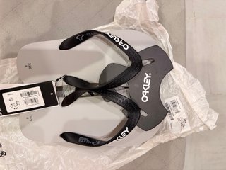 Chanclas Oakley Talla 41.5