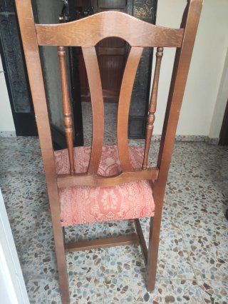 Juego de 7 sillas clásicas de madera tapizadas