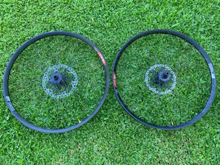 Rodas DT Swiss FR541 + Cubos 350 Hybrid