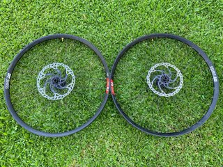 Rodas DT Swiss FR541 + Cubos 350 Hybrid