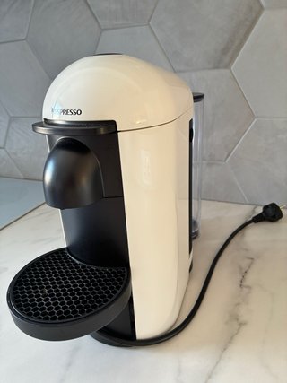 Cafetera Nespresso Blanca VERTUO