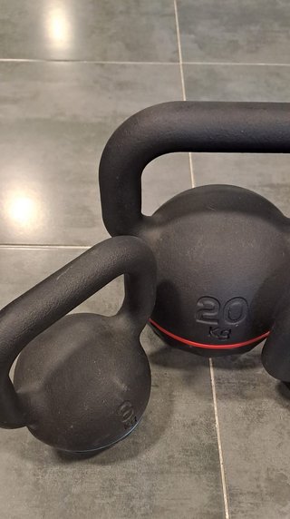Lote 3 Kettlebells Domyos (4kg, 8kg, 20kg)