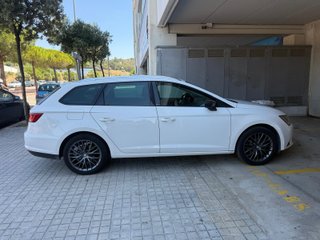 SEAT Leon pegatina C de la DGT