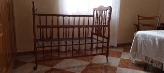 Cuna de madera vintage