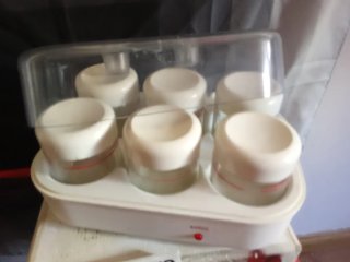Yogurtera Braun Vintage YG1 y set de Vasos Crista