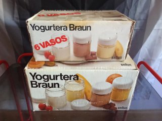 Yogurtera Braun Vintage YG1 y set de Vasos Crista
