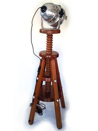 Lámpara de Pie Artesanal Modelo Único