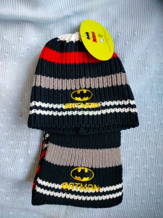 Conjunto de niño bufanda y gorro.