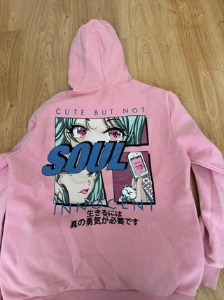 Sudadera Bershka rosa anime
