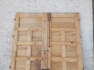 Puerta antigua madera castellana cuarterones