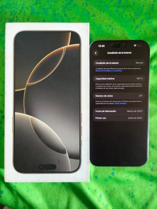 iPhone 16 Pro Max Plateado