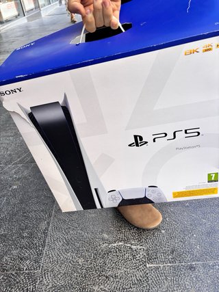 Consola PlayStation 5 825GB con Lector