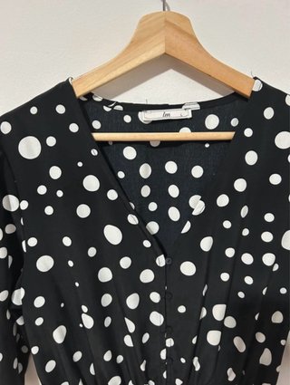 Vestido de lunares negro y blanco