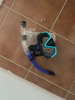 Gafas y tubo de buceo