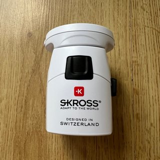 SKROSS Adaptador de Viaje Universal