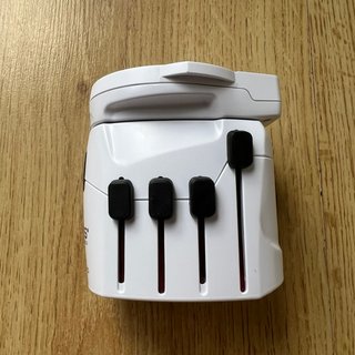 SKROSS Adaptador de Viaje Universal
