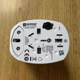 SKROSS Adaptador de Viaje Universal
