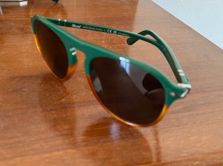 Gafas de sol Persol verdes y marrones