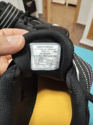 Nike Savaleos talla 42 (8.5 pulgadas)