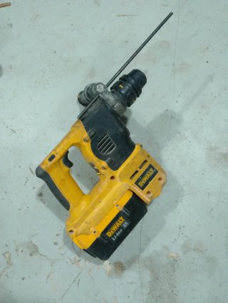 Radial y percutor DEWALT 36V