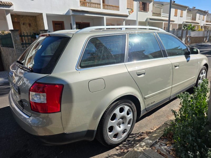 Audi A4 2004 - foto 1