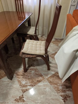 Mesa de comedor y 6 sillas