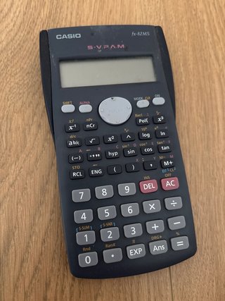 Calculadora científica fx-82MS
