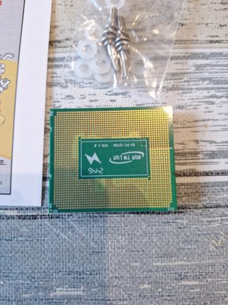 CPU 10729 12th Gen LGA1700 Unlocked + Kit de monta