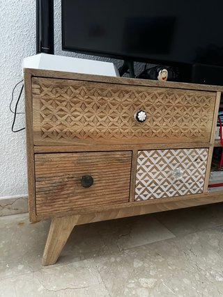 Mueble TV madera y metal. Precio de compra 700 €