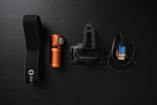 Olight Perun 2 Mini Linterna NUEVA