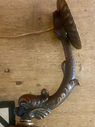 Aplique antiguo modernista delfin .